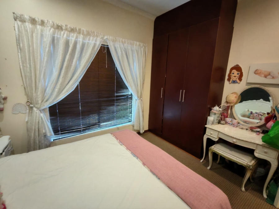 3 Bedroom Property for Sale in Safari Gardens North West